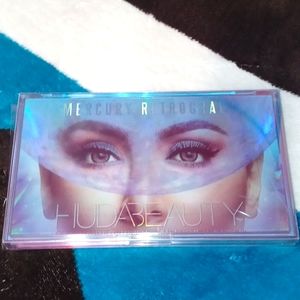 Huda Beauty Mercury Palette